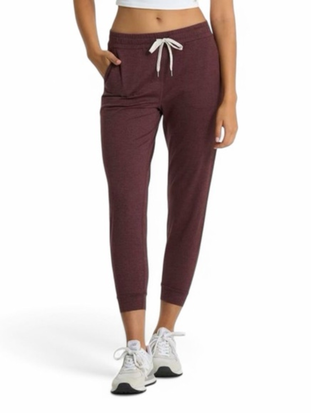 Women’s Vuori Performance Jogger in Maroon - Medium